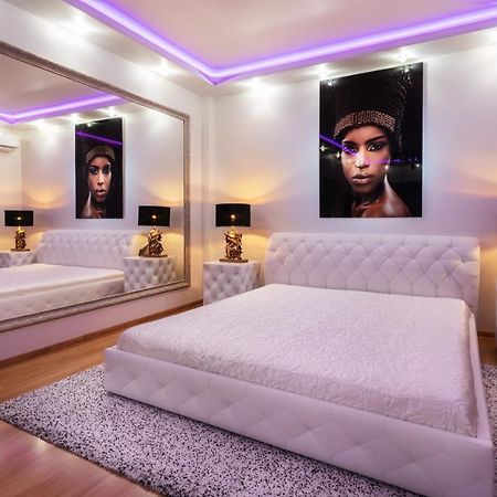 Premium Jacuzzi Apartment 克莱佩达 外观 照片
