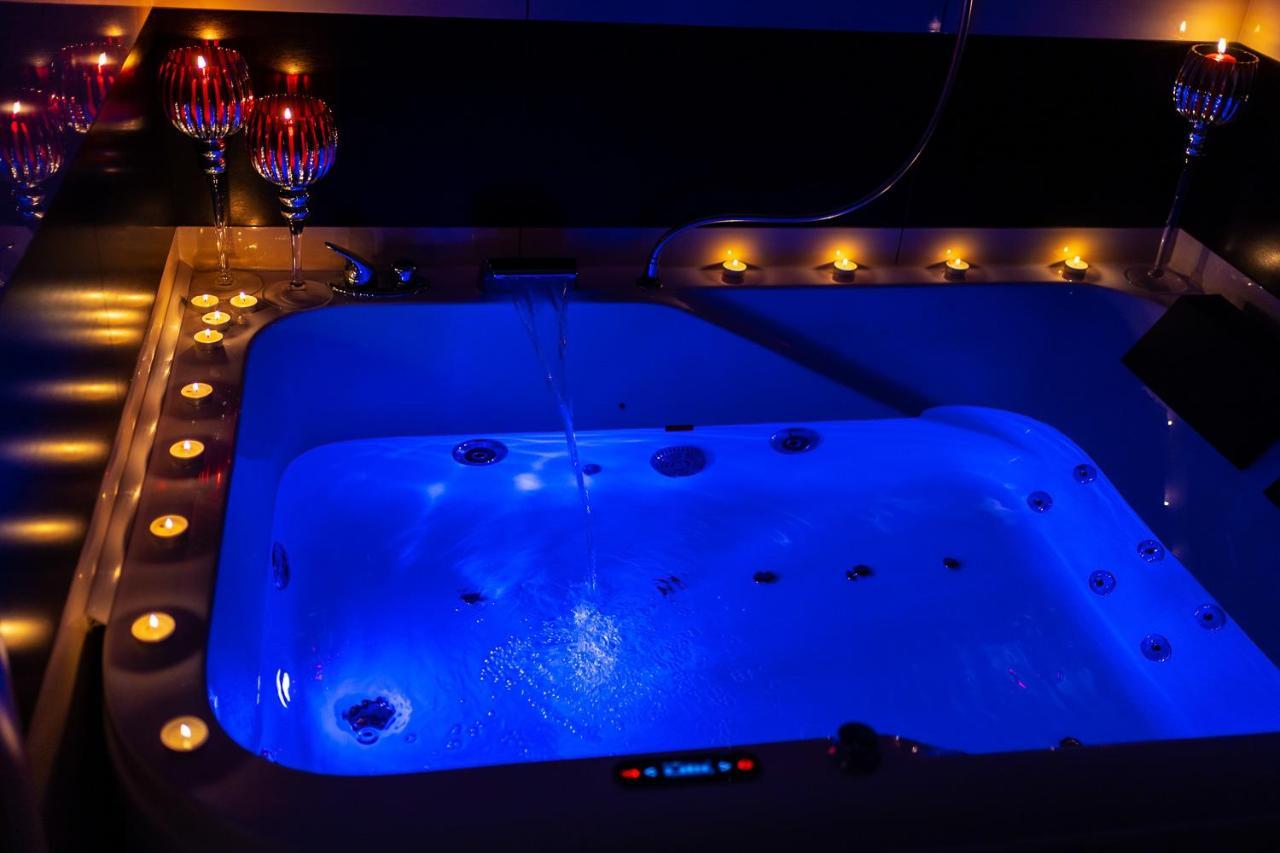 Premium Jacuzzi Apartment 克莱佩达 外观 照片
